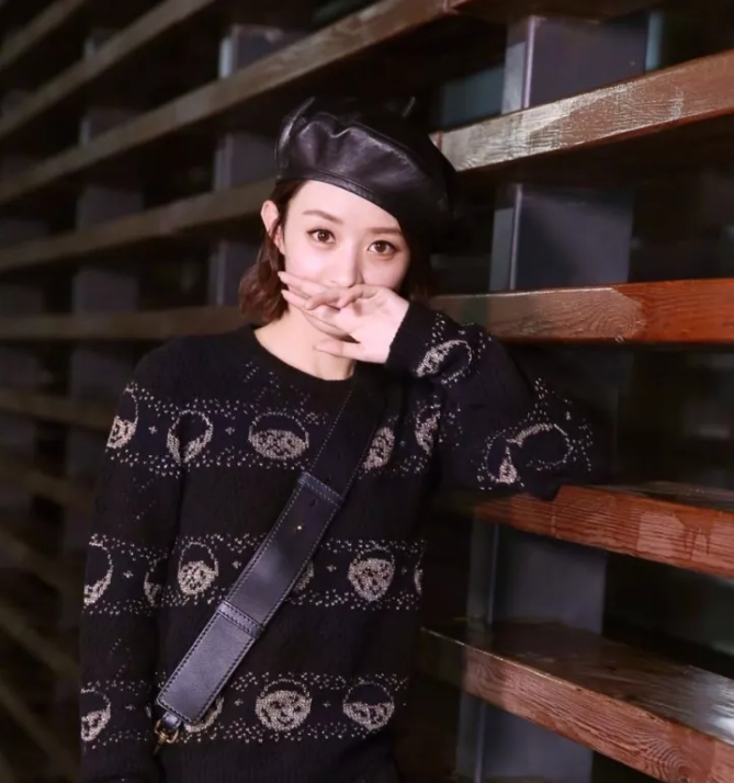 今年秋冬最chic！原來(lái)短發(fā)和帽子這么配??！
